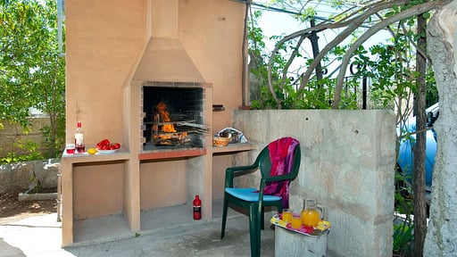 Villa Vinya BBQ equipment