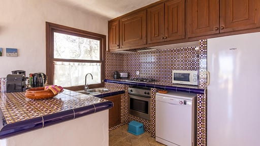 Villa Vista Conta Kitchen