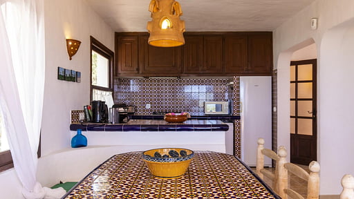 Villa Vista Conta Kitchen