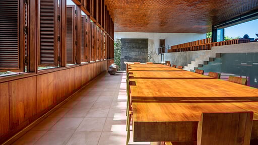 Villa Vista Dining area