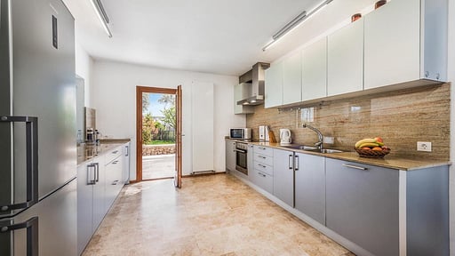 Villa Vista White Kitchen