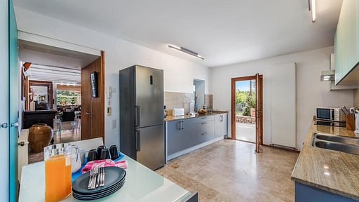 Villa Vista White Kitchen