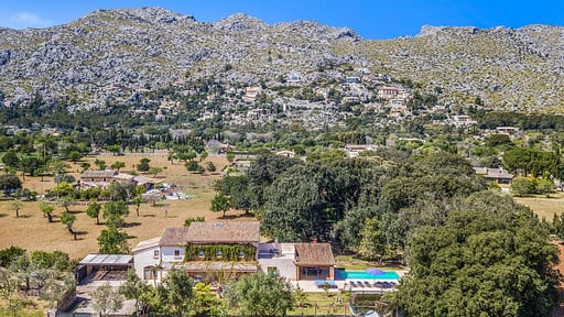 Villa Vista White Drone pictures