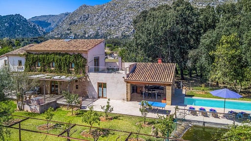 Villa Vista White Drone pictures