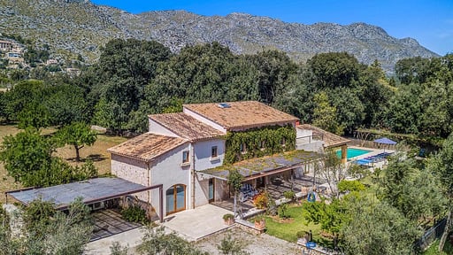 Villa Vista White Drone pictures