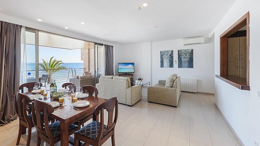 Vistamar II Dining area