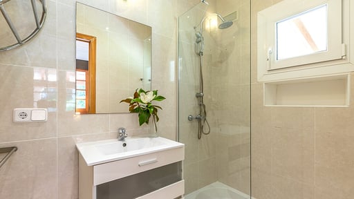 Villa Vora Bedroom 5