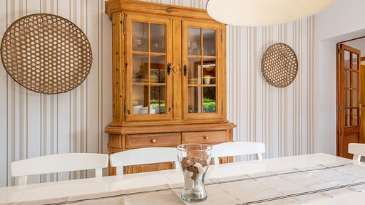 Villa Vora Dining area