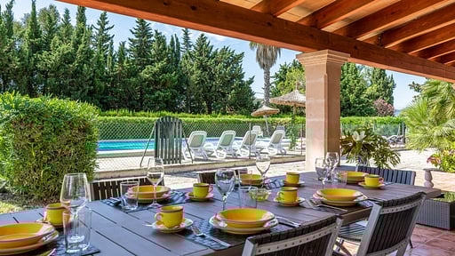 Villa Vora Dining area