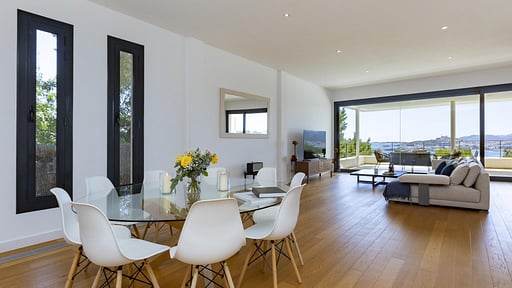 Villa Vue Dining area