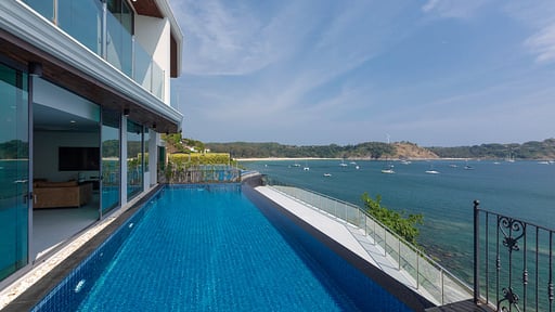 Villa W Luxury Swimming pool 2