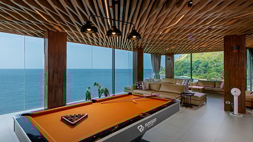 Villa W Luxury Billiard