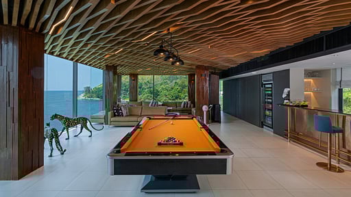 Villa W Luxury Billiard