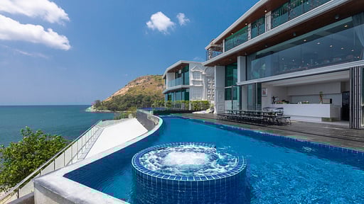 Villa W Luxury Swimming pool 1