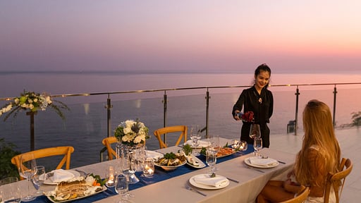 Villa W Luxury Dining area