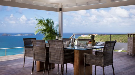 Villa W View Dining area