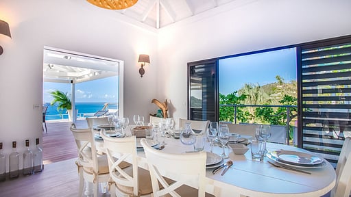 Villa W View Dining area