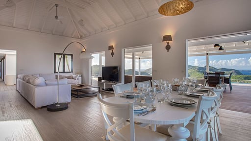 Villa W View Dining area