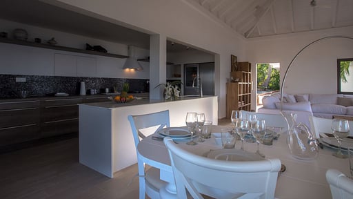 Villa W View Dining area