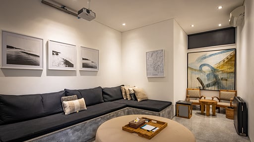 Villa Waha Media kamer