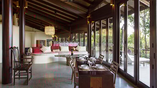 Villa Waterfall Dining area