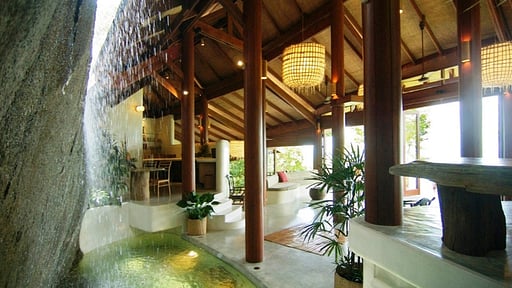 Villa Waterfall Swimming pool