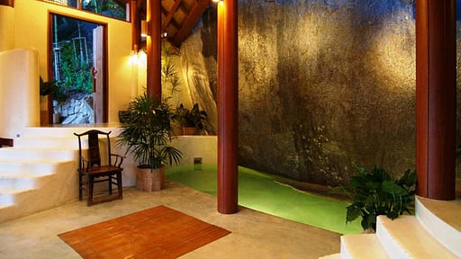 Villa Waterfall Swimming pool