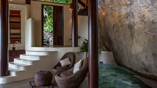 Villa Waterfall Swimming pool