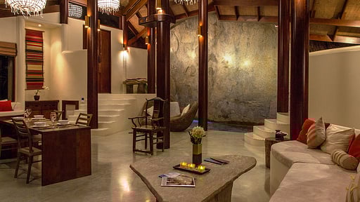 Villa Waterfall Living room