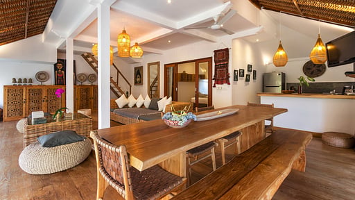 Villa Waterlily Dining area
