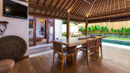 Villa Waterlily Dining area