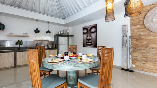 Villa Watie Dining area