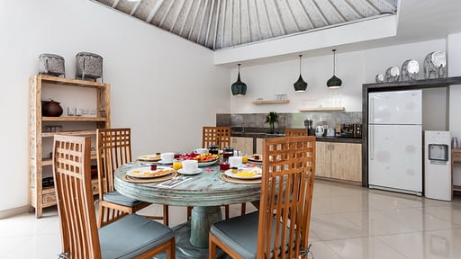 Villa Watie Dining area