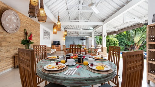 Villa Watie Dining area