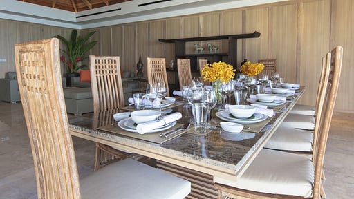 Villa Wayu Dining area