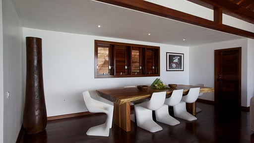 Villa What Else Dining area
