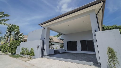 Villa White Rose Parking areas