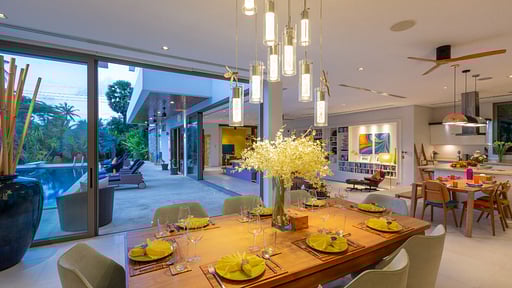 Villa White Skies Dining area
