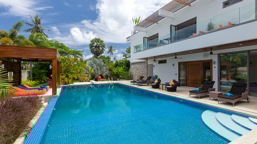 Villa White Skies Swimming pool