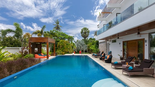 Villa White Skies Swimming pool
