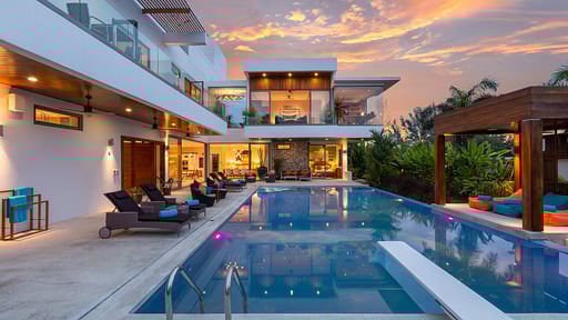 Villa White Skies Swimming pool