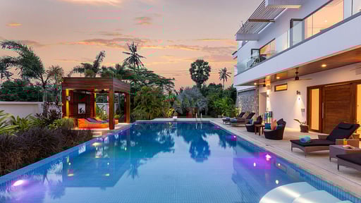 Villa White Skies Swimming pool