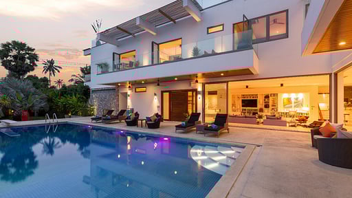 Villa White Skies Swimming pool