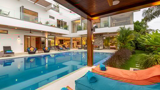 Villa White Skies Swimming pool