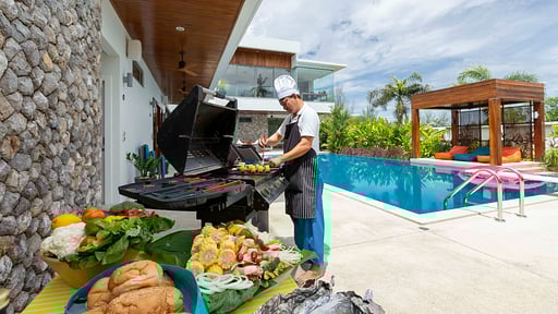 Villa White Skies Villa staff