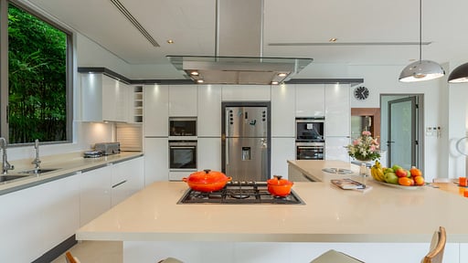 Villa White Skies Kitchen