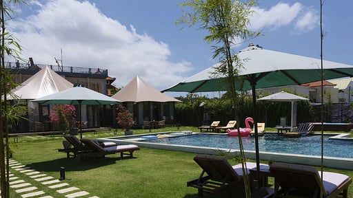 Wildflower Estate Swimming pool 1