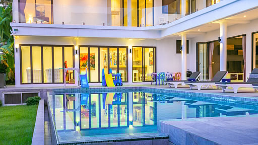 Villa XXIV Бассейн