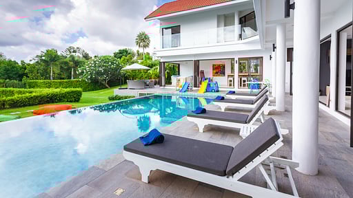 Villa XXIV Бассейн