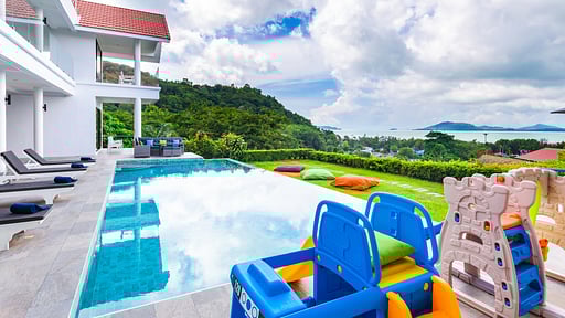 Villa XXIV Бассейн